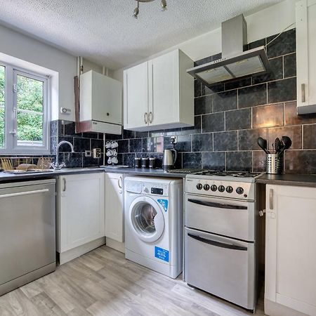 Capri 13 Sa - 3 Bed House, Close To Loughborough University & M1 Motorway, Free Wifi, Big Garden, Ample Parking- Ask For Contractor Rates! 外观 照片