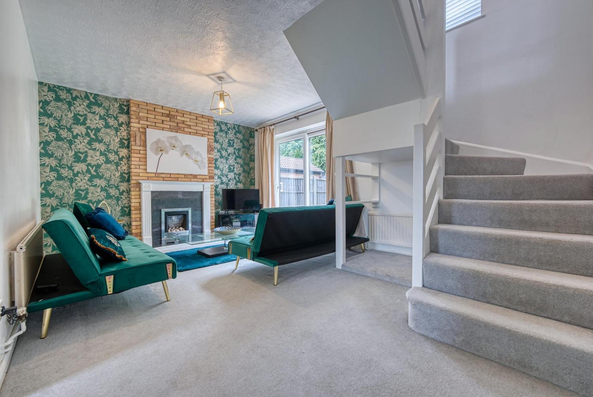 Capri 13 Sa - 3 Bed House, Close To Loughborough University & M1 Motorway, Free Wifi, Big Garden, Ample Parking- Ask For Contractor Rates! 外观 照片