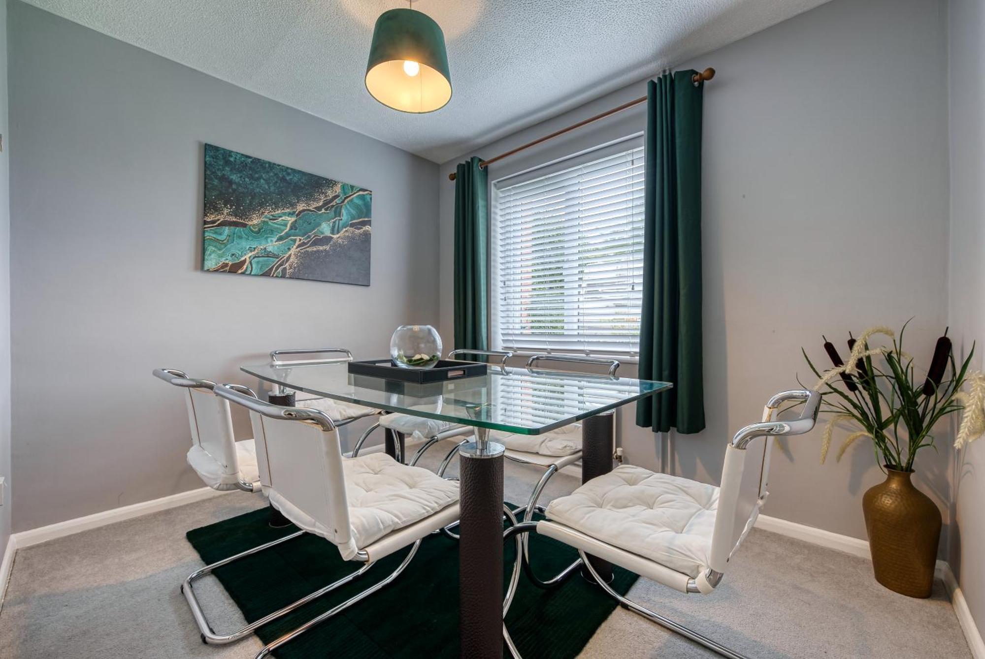 Capri 13 Sa - 3 Bed House, Close To Loughborough University & M1 Motorway, Free Wifi, Big Garden, Ample Parking- Ask For Contractor Rates! 外观 照片
