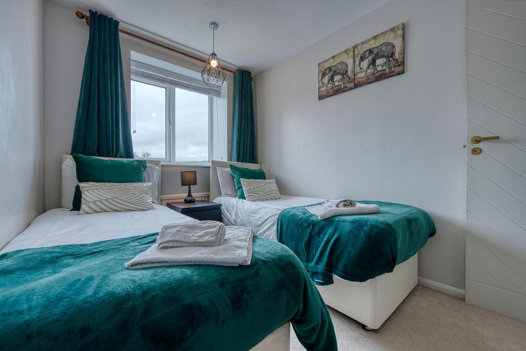 Capri 13 Sa - 3 Bed House, Close To Loughborough University & M1 Motorway, Free Wifi, Big Garden, Ample Parking- Ask For Contractor Rates! 外观 照片