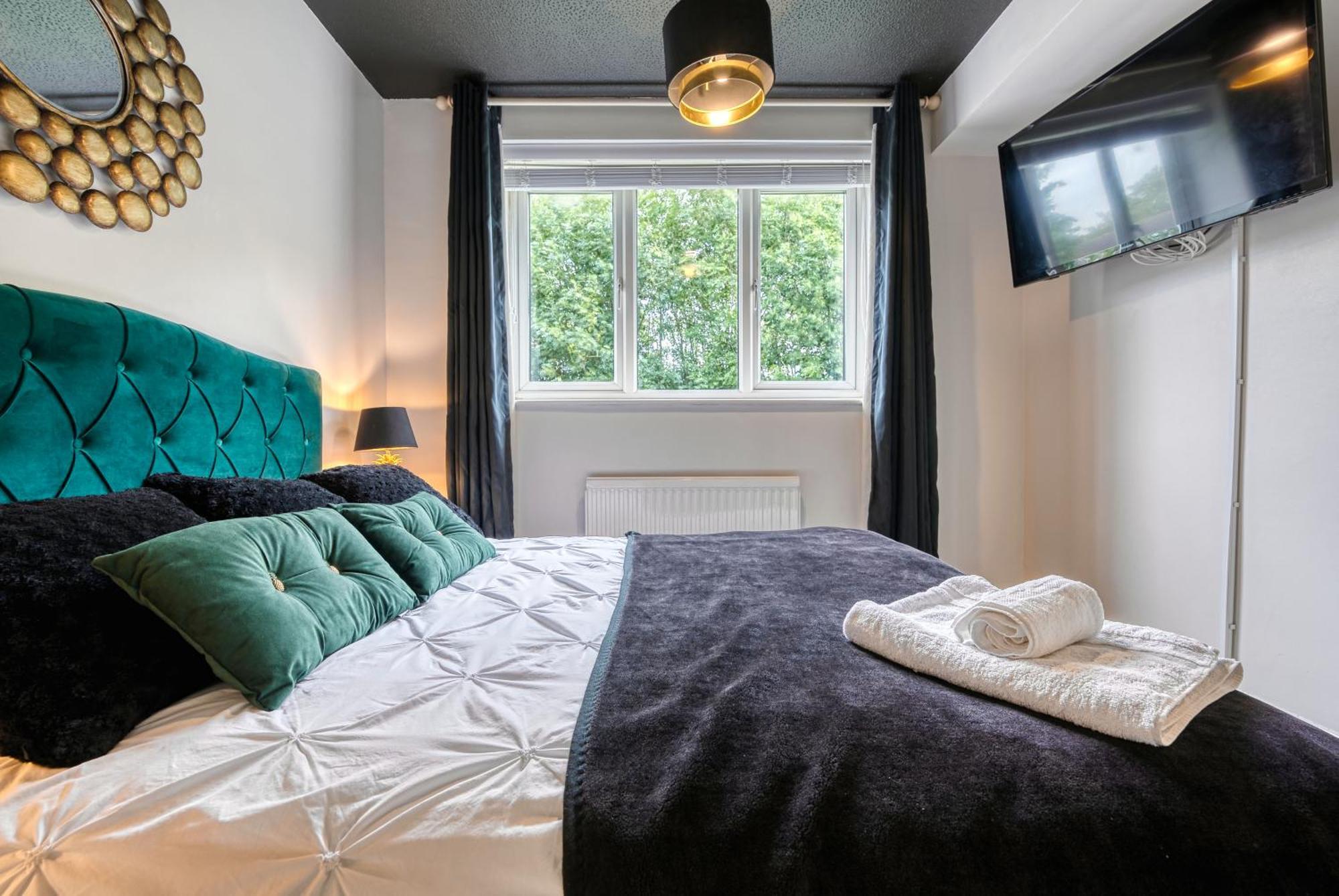 Capri 13 Sa - 3 Bed House, Close To Loughborough University & M1 Motorway, Free Wifi, Big Garden, Ample Parking- Ask For Contractor Rates! 外观 照片