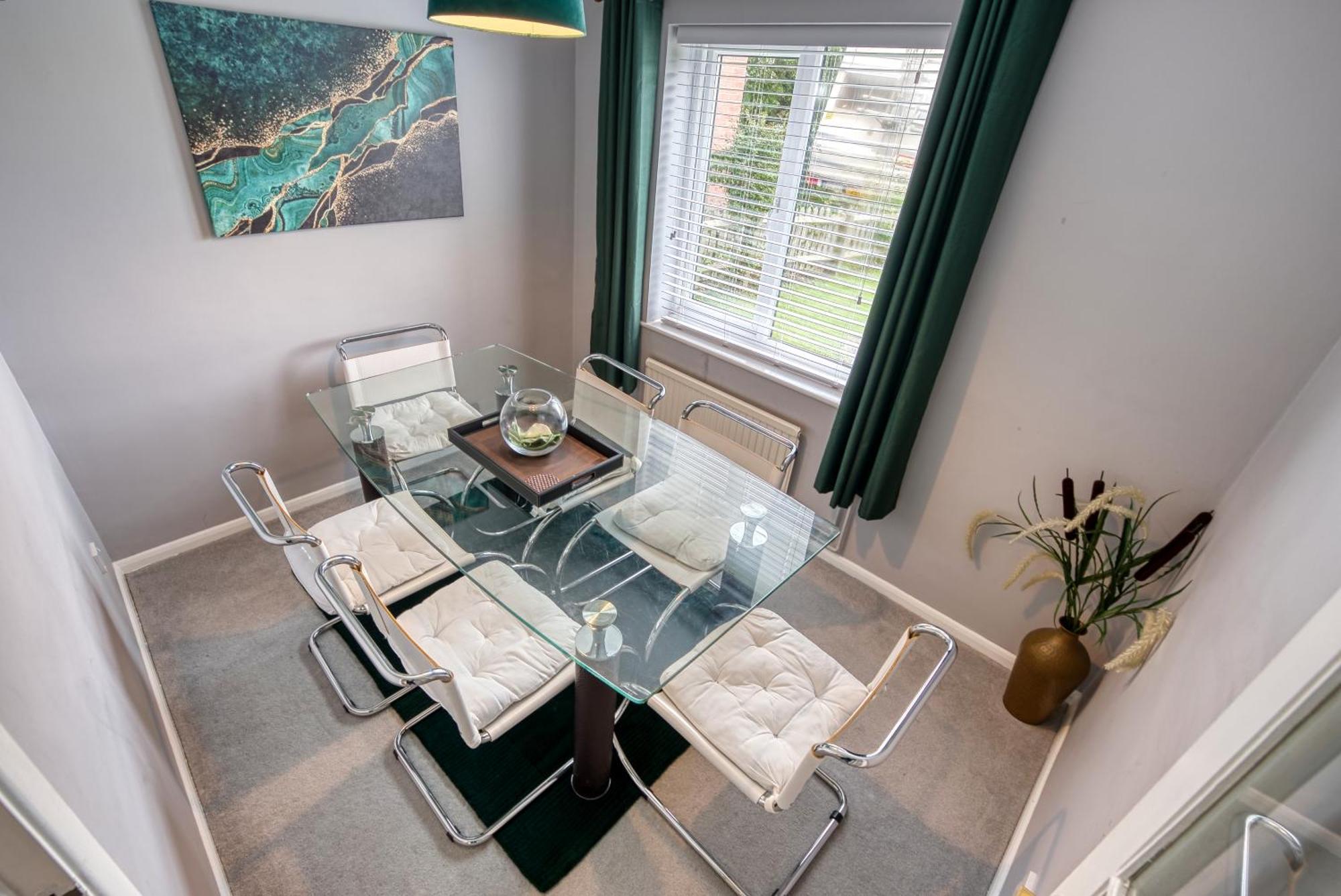 Capri 13 Sa - 3 Bed House, Close To Loughborough University & M1 Motorway, Free Wifi, Big Garden, Ample Parking- Ask For Contractor Rates! 外观 照片